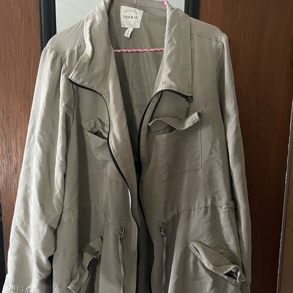 Torrid 2 Plus cinch waist trench coat, light fall or spring jacket - Picture 1 of 5